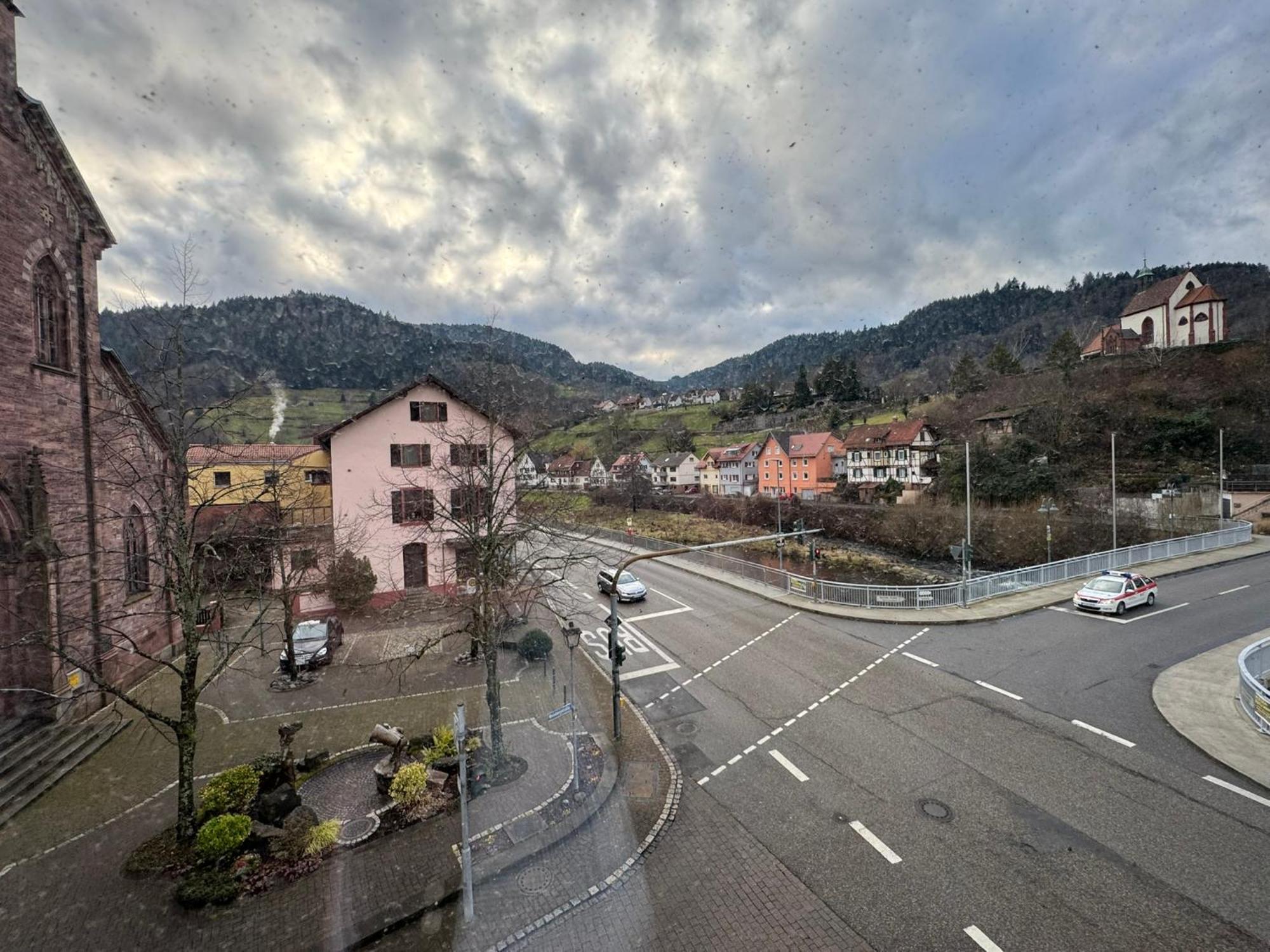 Hotel Gruener Baum - Hotel Im Murgtal, Schwarzwald Weisenbach Exterior photo